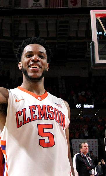 Clemson beats 3rd straight ranked opponent with win over No. 8 Miami